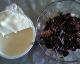 A picture of step 2 of Juicy Grapes Toast.