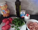 Foto del paso 1 de la receta: Papas al perejil con pollo a la crema 😋