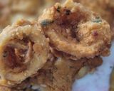 Foto del paso 9 de la receta: Rabas tiernizadas fritas convencional, con papas y batatas con hierbas, y fritas en aire