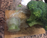 Foto del paso 1 de la receta: Brócoli a la sartén con lomo adobado