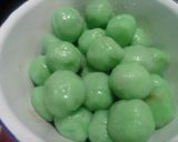Foto langkah ke 5 dari resep Klepon Saus Santan.