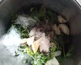 करवंद(रानमेवा)ची चटणी (karvand chi chutney recipe in marathi) रेसिपी स्टेप 2 फोटो 