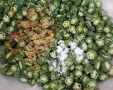A picture of step 3 of Bhindi nu shak lady finger sabji.