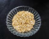 A picture of step 1 of Oats Breakfast Smoothie.