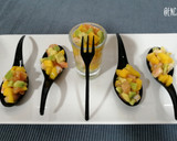 Foto del paso 6 de la receta: Tartar de mango, aguacate, salmón y langostinos