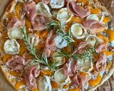 Une image de l'étape 4 de Bánh Tart Mặn Mơ, Jambon Serrano & Phô Mai Dê.