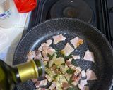 A picture of step 3 of Italian Carbonara.