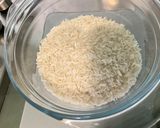 Une image de l'étape 1 de Salade de Riz aux Tomates, Thon, Feta et Romarin.