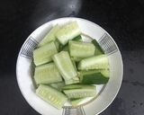 Hình bước làm 2 của món Mực tươi xào dưa leo