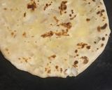 A picture of step 5 of Aaloo paratha.