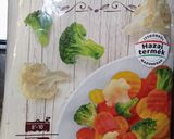 Fűszeres csirkeszárnyak hagyma ágyon fahéjas almával besütve recept fázis 6 fotója