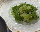 Фото кроку 4 до Салат з карамелізованою грушею і курячою печінкою.