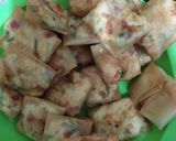 Foto langkah ke 5 dari resep Martabak Tahu sosis.