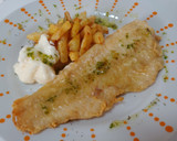 Foto del paso 7 de la receta: Merluza Romana y curry, chips y alioli
