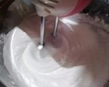 A picture of step 4 of Birthday cake.