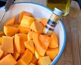 Une image de l'étape 2 de Salade de Butternut rôti et pommes.