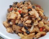 A picture of step 4 of Fried Preserved Radish with chilli blackbeans dried shrimp.