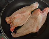 Foto del paso 5 de la receta: Lubina en cofre de hojaldre con salteado de habas tiernas