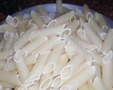 A picture of step 1 of White Sauce Pasta.