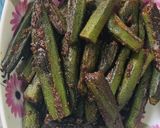 भरवां भिंडी (bharwa bhindi recipe in Hindi) रेसिपी चरण 2 फोटो