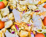 Foto del paso 10 de la receta: ENTRADA FRÍA DE FIDEOS MOSTACHOL Y POLLO (con condimento cremoso y crutones) 🥗🥙🥗