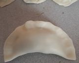 Foto del paso 5 de la receta: Sorrentinos con tapas de empanadas