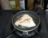 Foto langkah ke 3 dari resep Pan seared salmon.