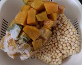 Foto del paso 1 de la receta: Garbanzos con mote en olla a presión