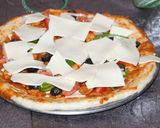 A picture of step 7 of Chicken tikka pizza without oven.