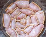 Gombával és sajttal göngyölt pulykamell recept fázis 3 fotója