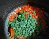 A picture of step 5 of Brown rice veg khichdi.