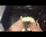 A picture of step 5 of Chicken cheese bread.