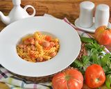 Foto del paso 1 de la receta Hélices con salchichas y tomate