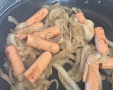 Foto del paso 3 de la receta: Salchichas veggies encebolladas