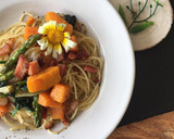 Foto del paso 6 de la receta: Espaguetis con calabaza, cebolla, bacon y otras verduritas 🍝🌼