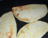 Foto del paso 8 de la receta: Tortillas con loroco y queso mozzarella