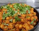 A picture of step 4 of Chana Tikka Masala.