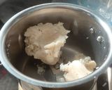 तीळगुळाच्या तिरंगी करंज्या (tilgulachya tiranga karanji recipe in marathi) रेसिपी स्टेप 2 फोटो 