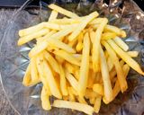 Hình bước làm 2 của món Thịt gà KFC kèm khoai tây chiên cho bé