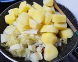 Foto del paso 7 de la receta: Repollo con ajito y pimentón😋🍴