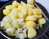 Foto del paso 7 de la receta: Repollo con ajito y pimentón😋🍴