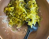 รูปขั้นตอนการทำที่ 1 ของ ผักกาดดองผัดไข่ By แม่บ้าน