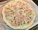Foto del paso 4 de la receta: Pizza Blanca con Champiñones y Jamón York