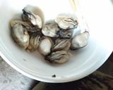 Hình bước làm 1 của món Hàu chiên bột