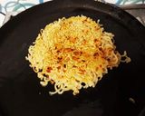 A picture of step 5 of Maggi Pizzaratta.