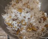 A picture of step 2 of Gatta pulao.