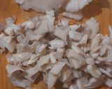 A picture of step 2 of Delicious Hearty Mushroom & Potato Stew.