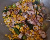 Foto langkah ke 3 dari resep Tumis Cumi Asin Jagung Manis.