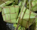 Foto langkah ke 2 dari resep Ketupat Lembut (Hemat Gas).
