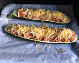 Foto del paso 6 de la receta: Calabacín relleno de pollo y pavo